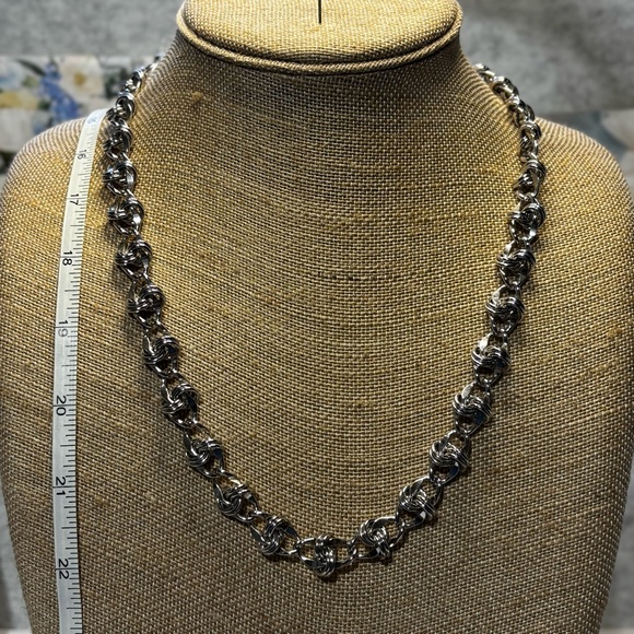 Matching silver tone necklace and bracelet set. - Picture 7 of 7